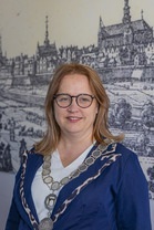 Burgemeester Ilona Jense-van Haarst